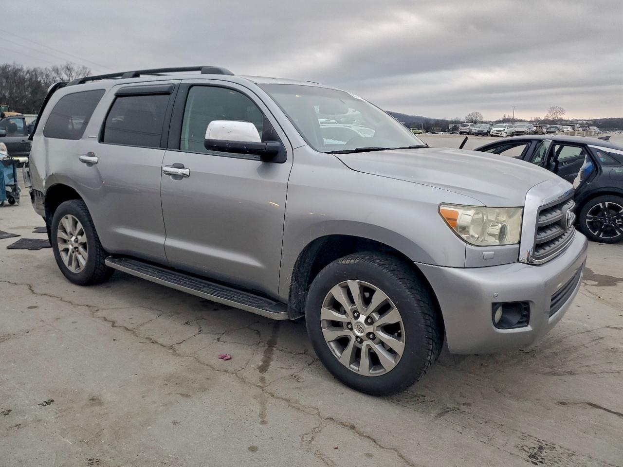 2011 TOYOTA Sequoia