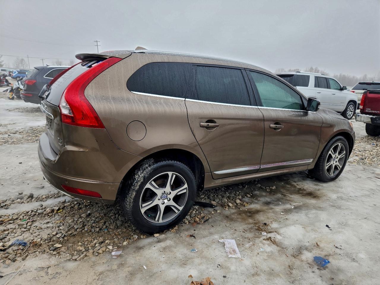 2015 VOLVO XC60