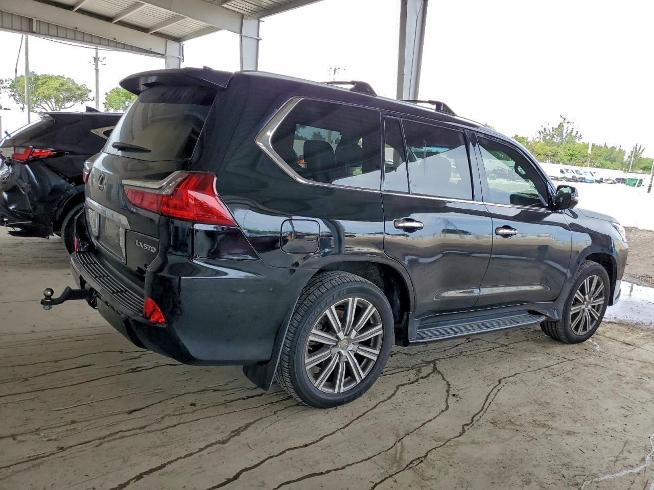 2017 LEXUS LX 570