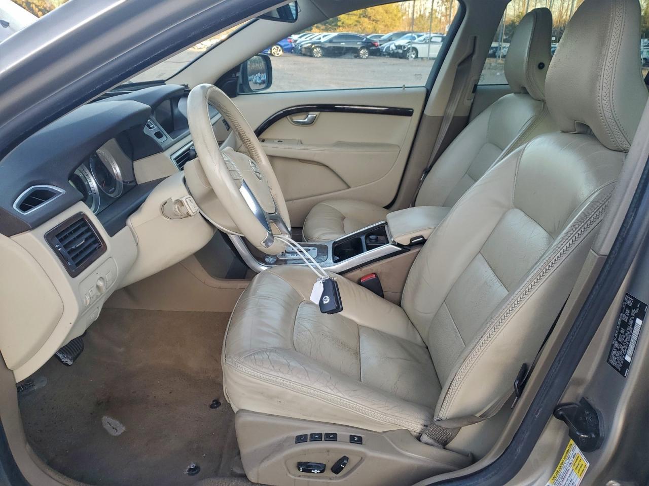 2012 VOLVO XC70