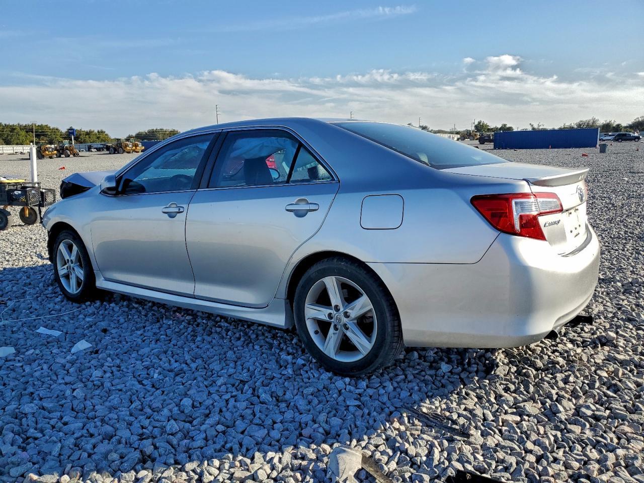2014 TOYOTA CAMRY