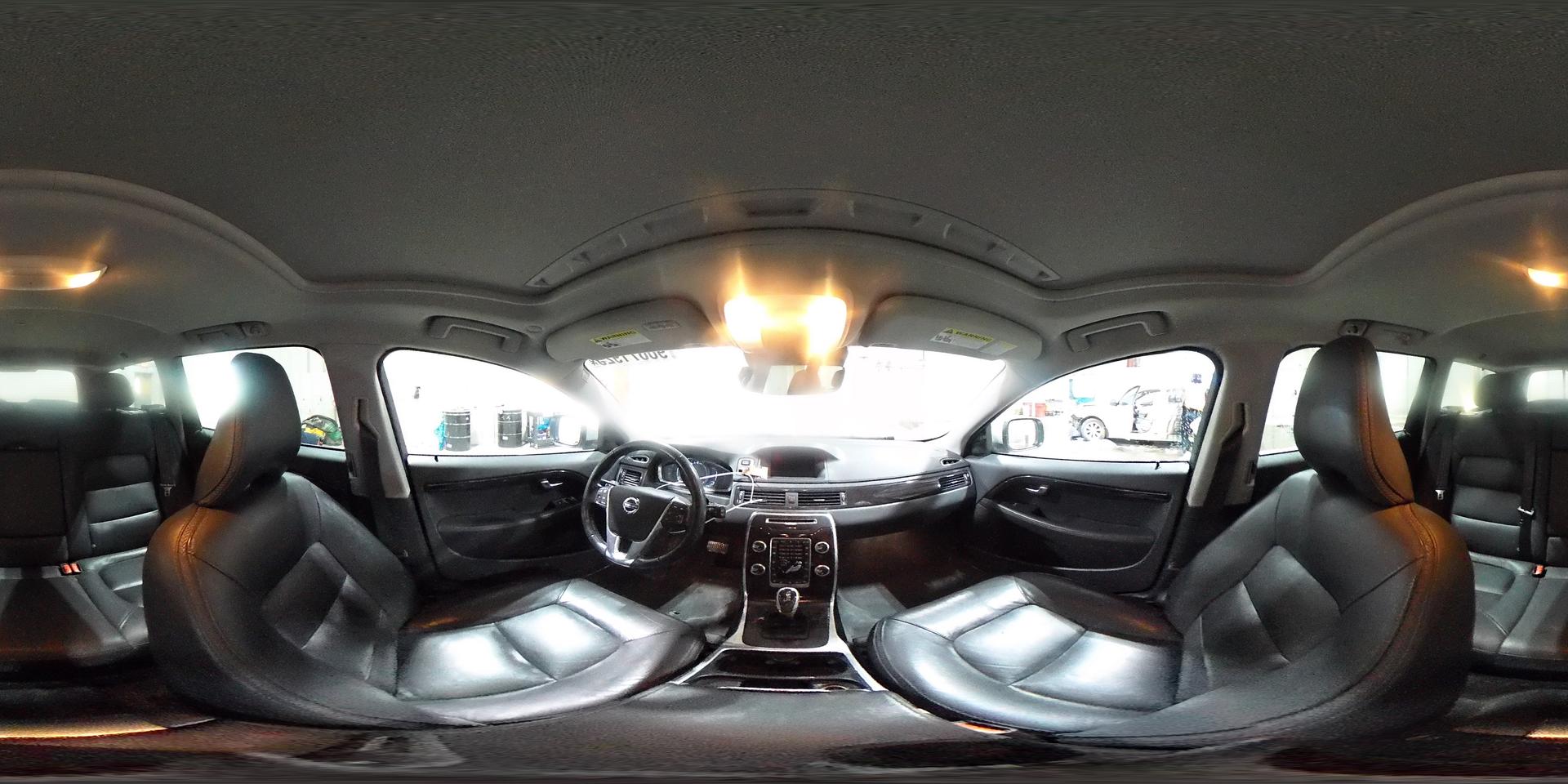 2016 VOLVO XC70