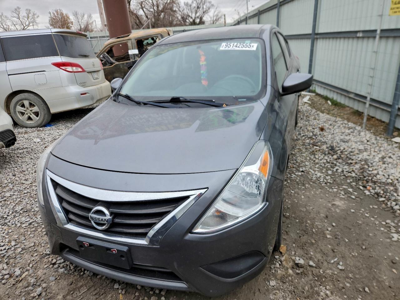 2017 NISSAN VERSA