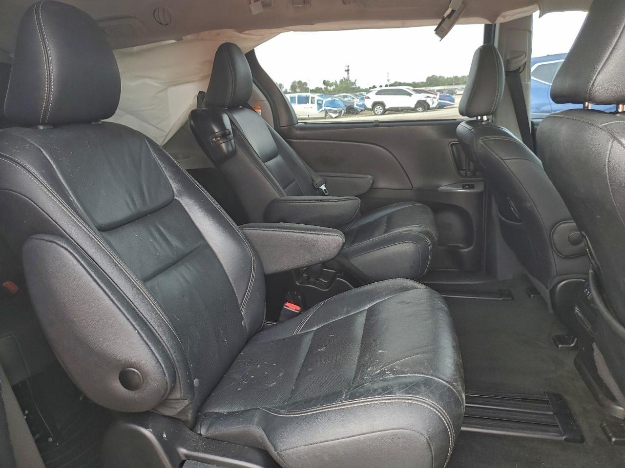 2018 TOYOTA SIENNA