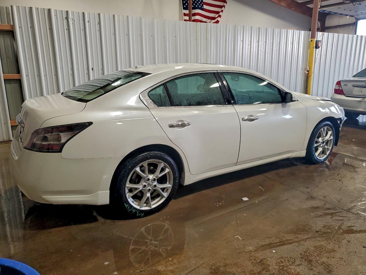 2014 NISSAN Maxima