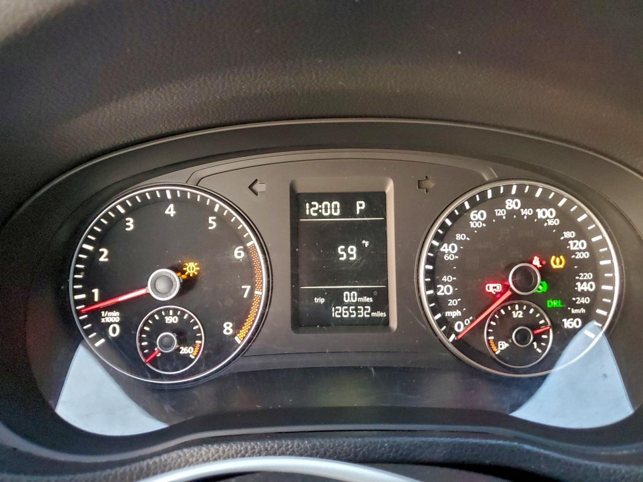 2013 VOLKSWAGEN Passat