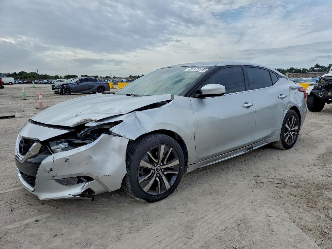 2017 NISSAN Maxima