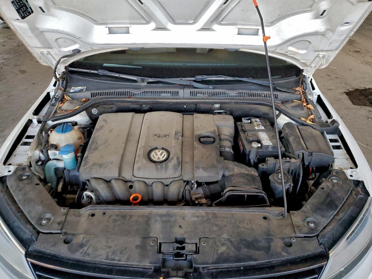 2011 VOLKSWAGEN JETTA