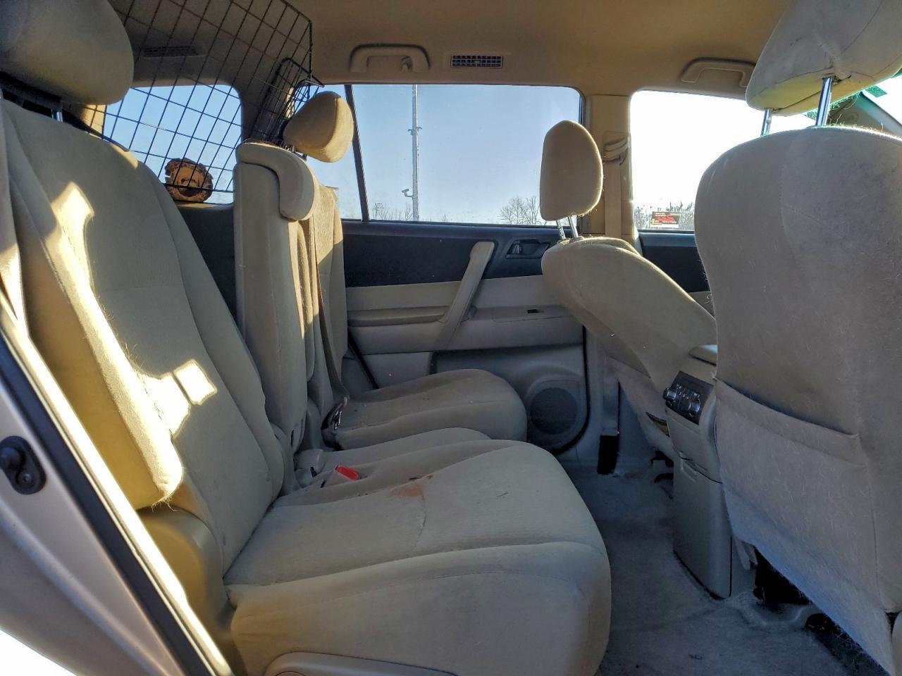 2010 TOYOTA HIGHLANDER