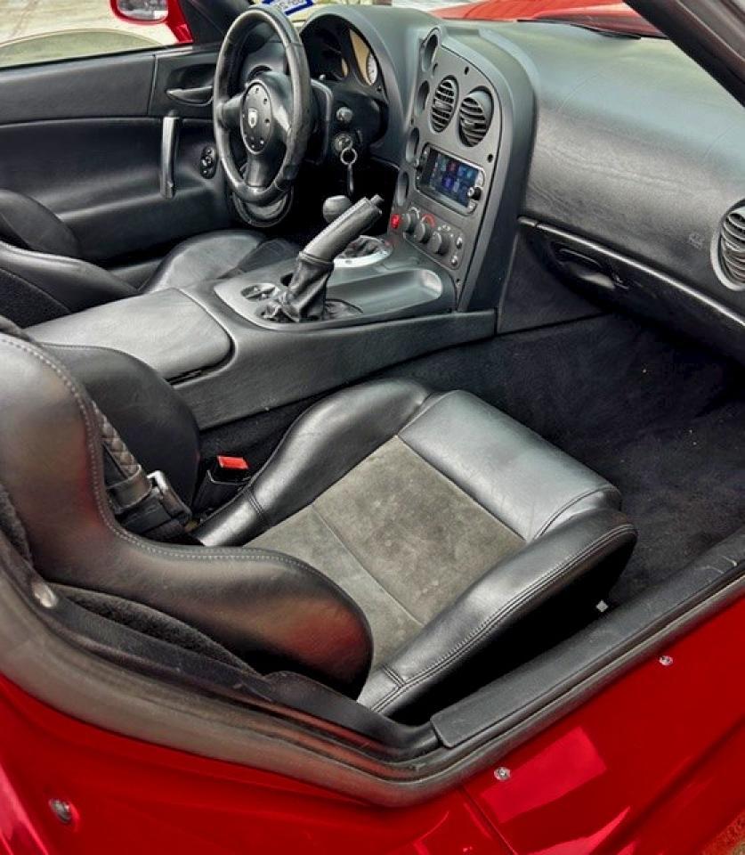 2004 DODGE Viper