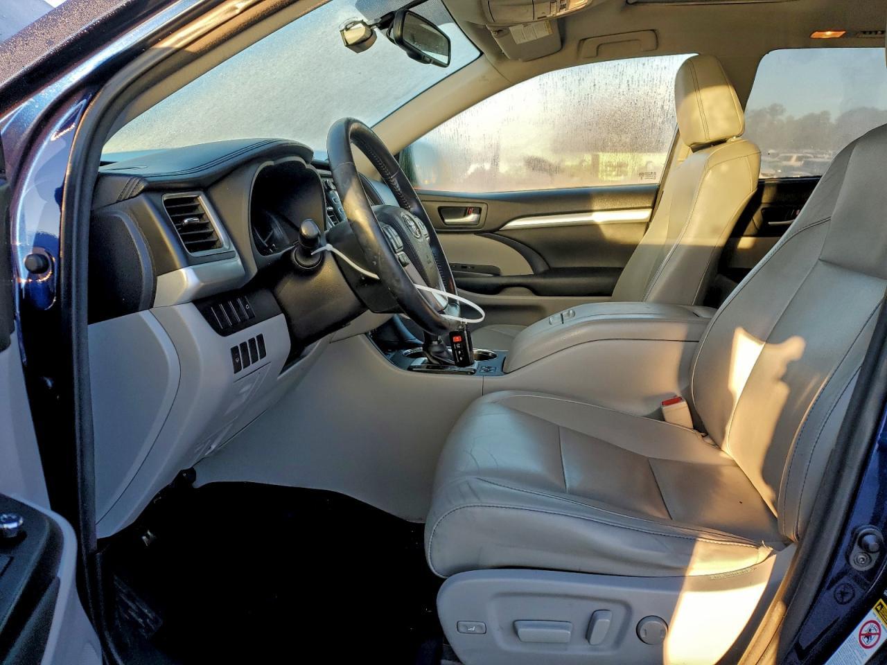 2015 TOYOTA HIGHLANDER