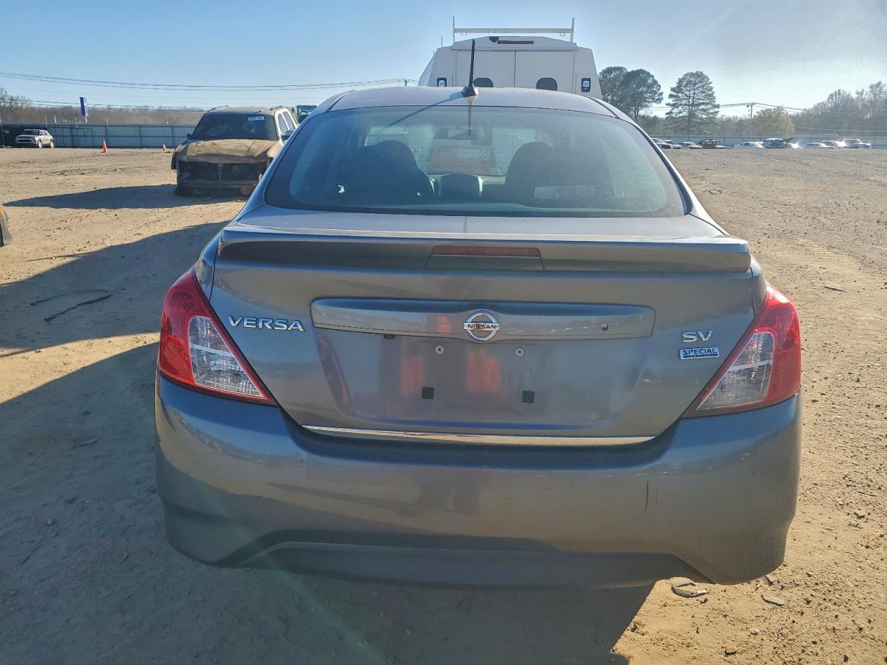 2017 NISSAN VERSA