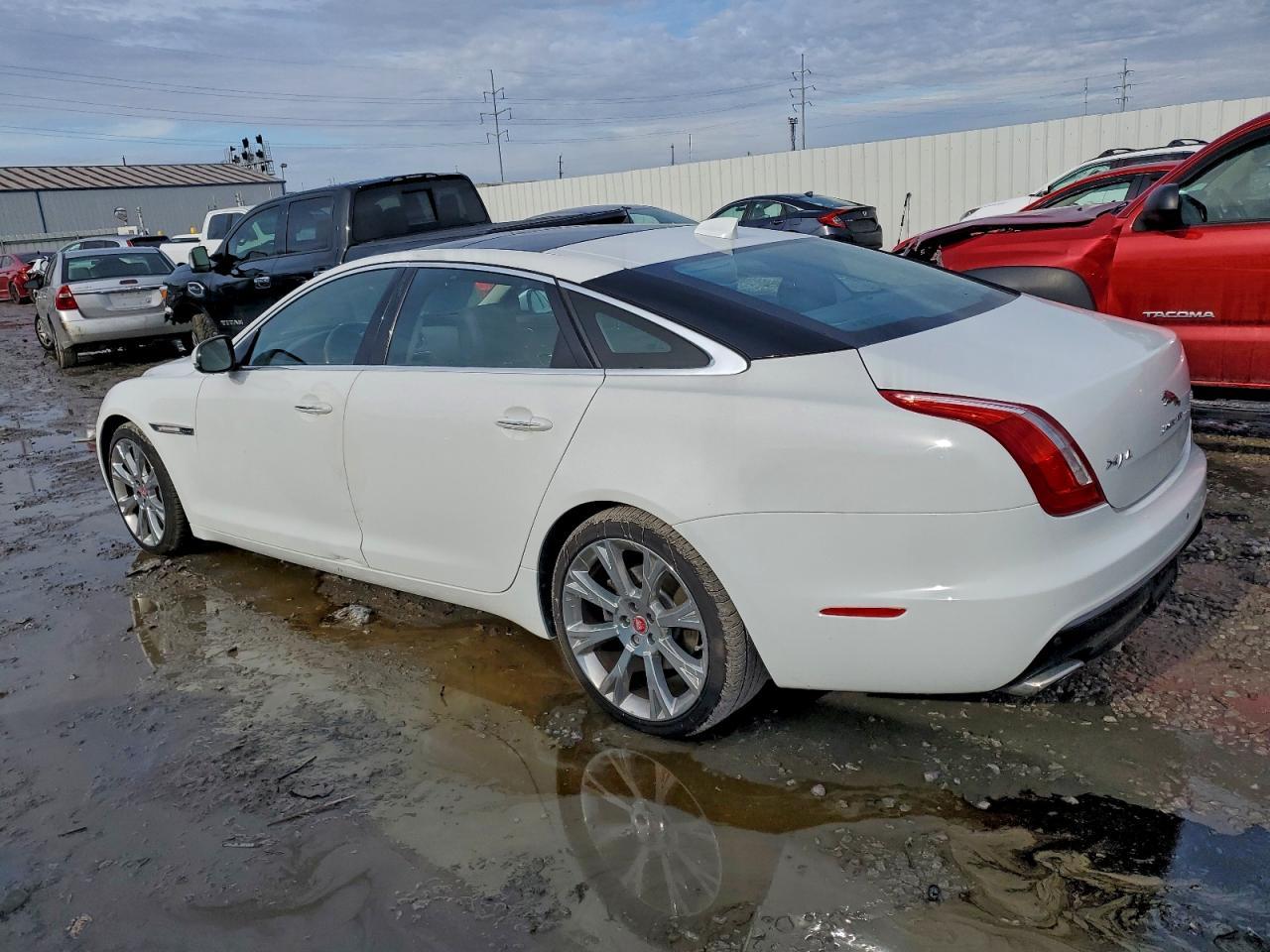 2016 JAGUAR Xj-Series
