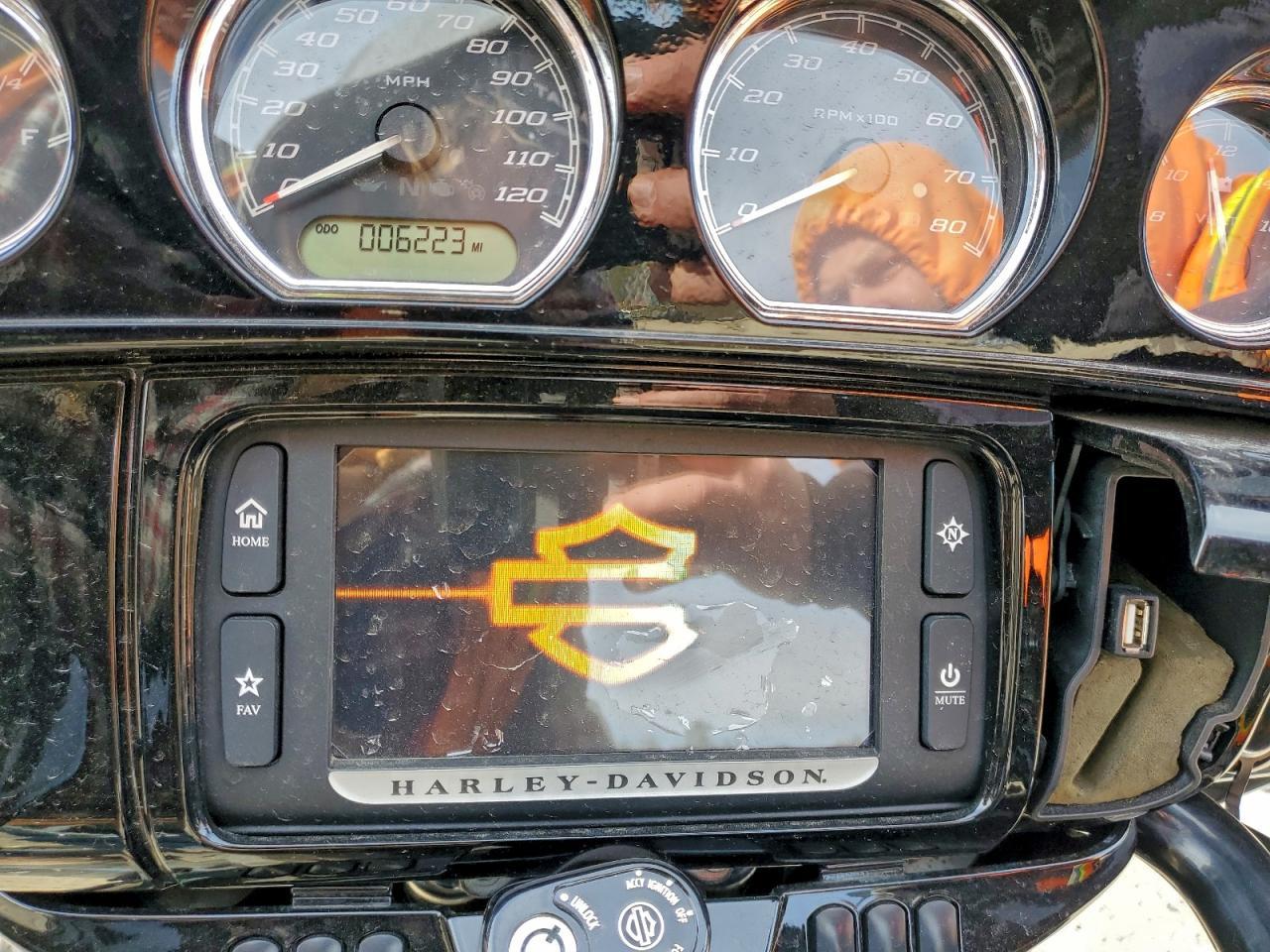 2018 HARLEY-DAVIDSON Flhxs