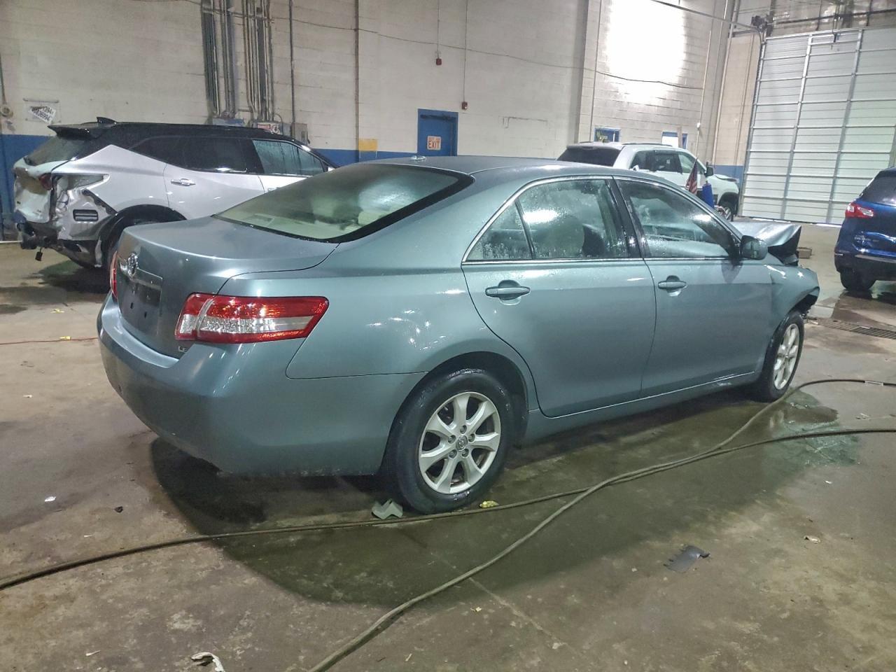 2011 TOYOTA CAMRY