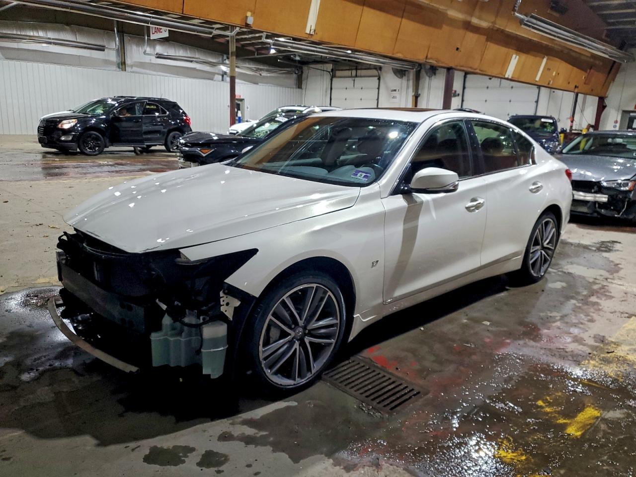 2015 INFINITI Q50