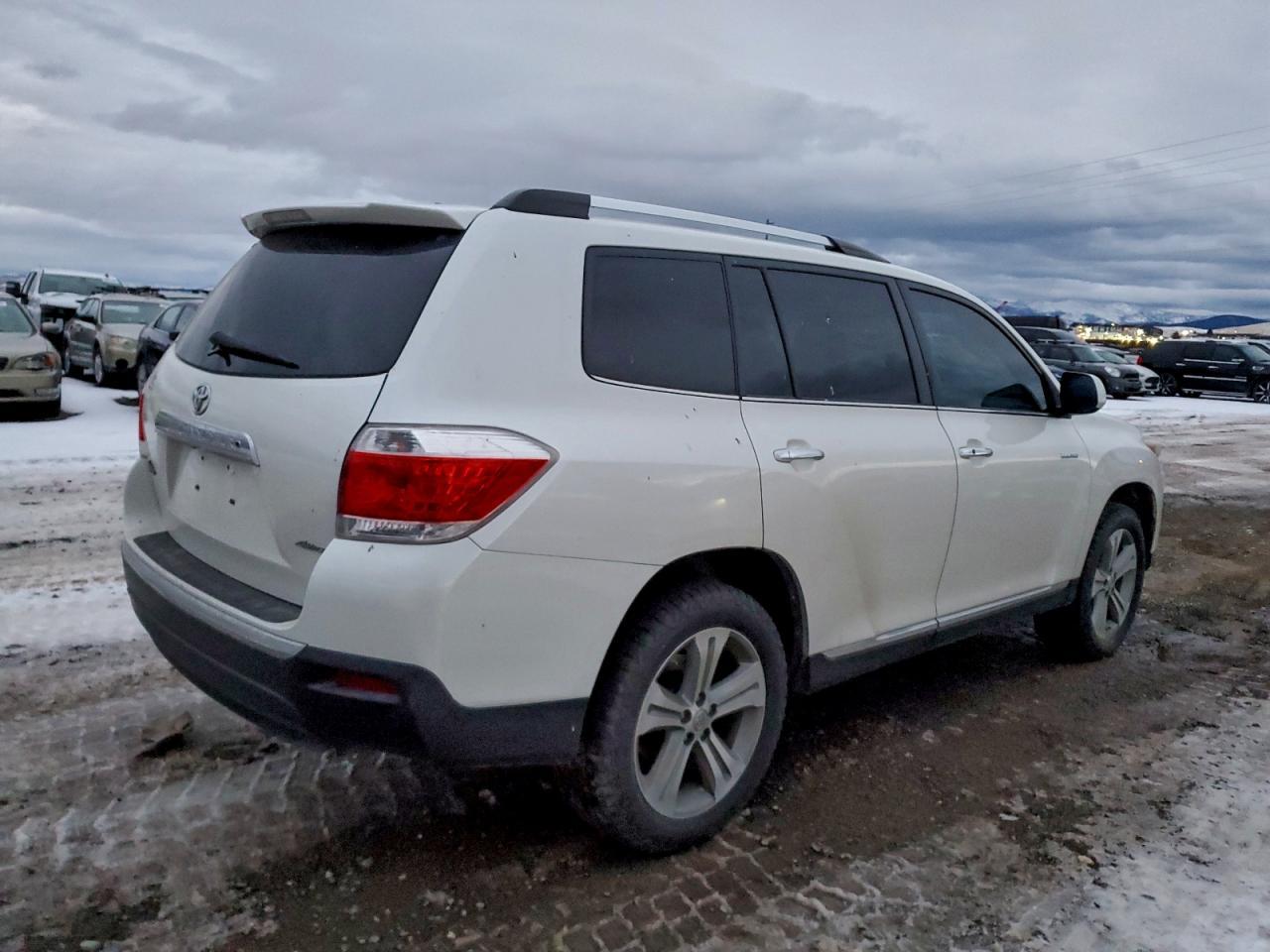 2013 TOYOTA HIGHLANDER