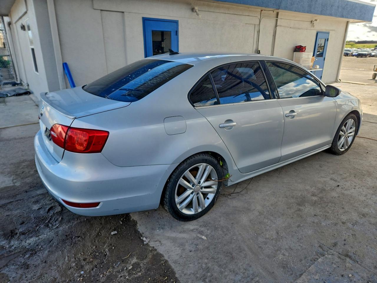 2012 VOLKSWAGEN JETTA