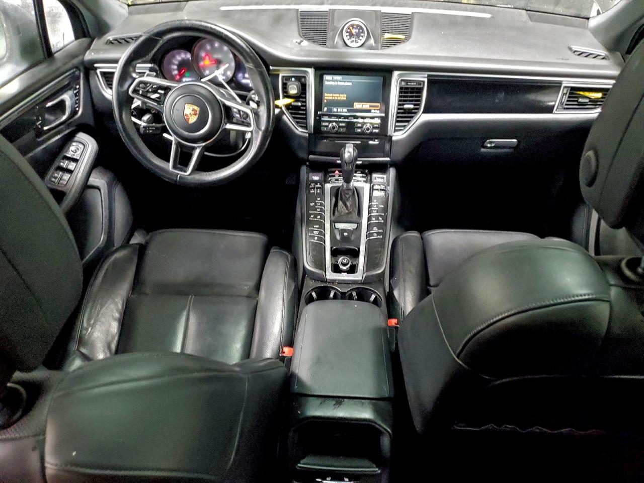 2015 PORSCHE Macan