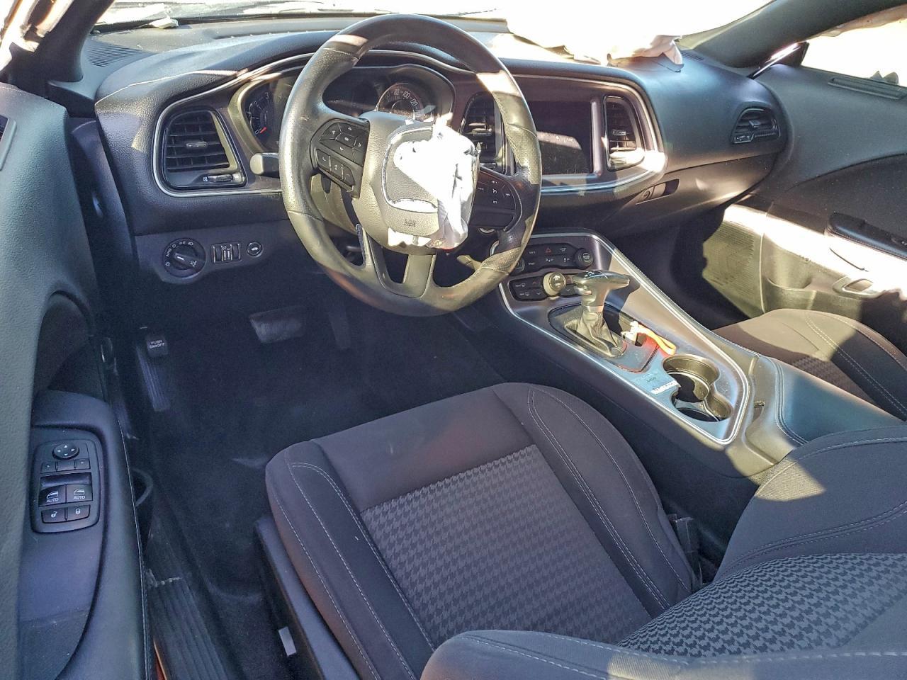 2017 DODGE Challenger