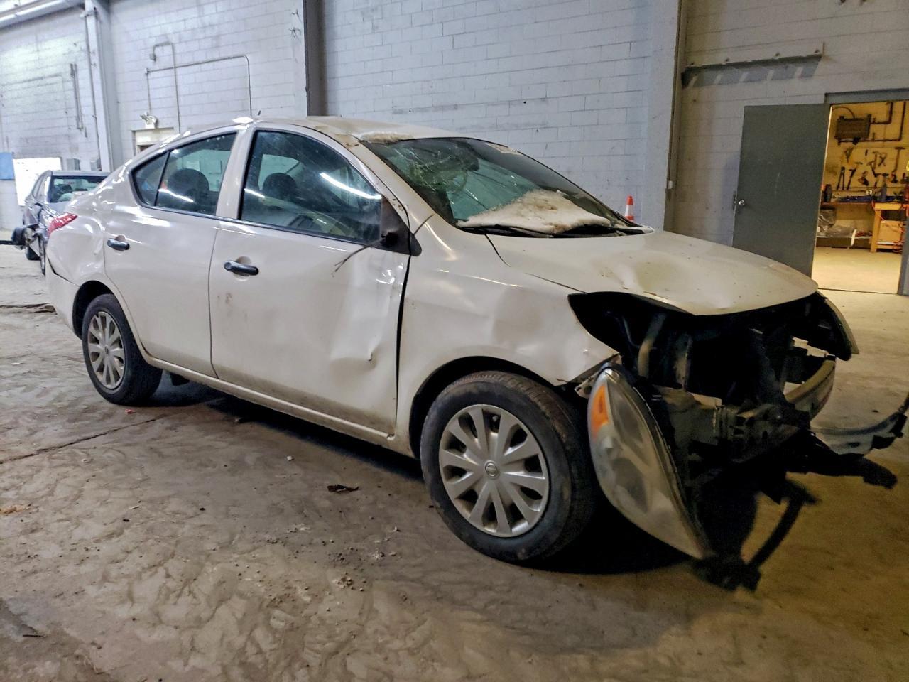 2014 NISSAN VERSA