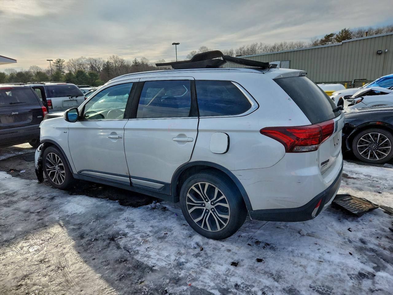 2018 MITSUBISHI outlander