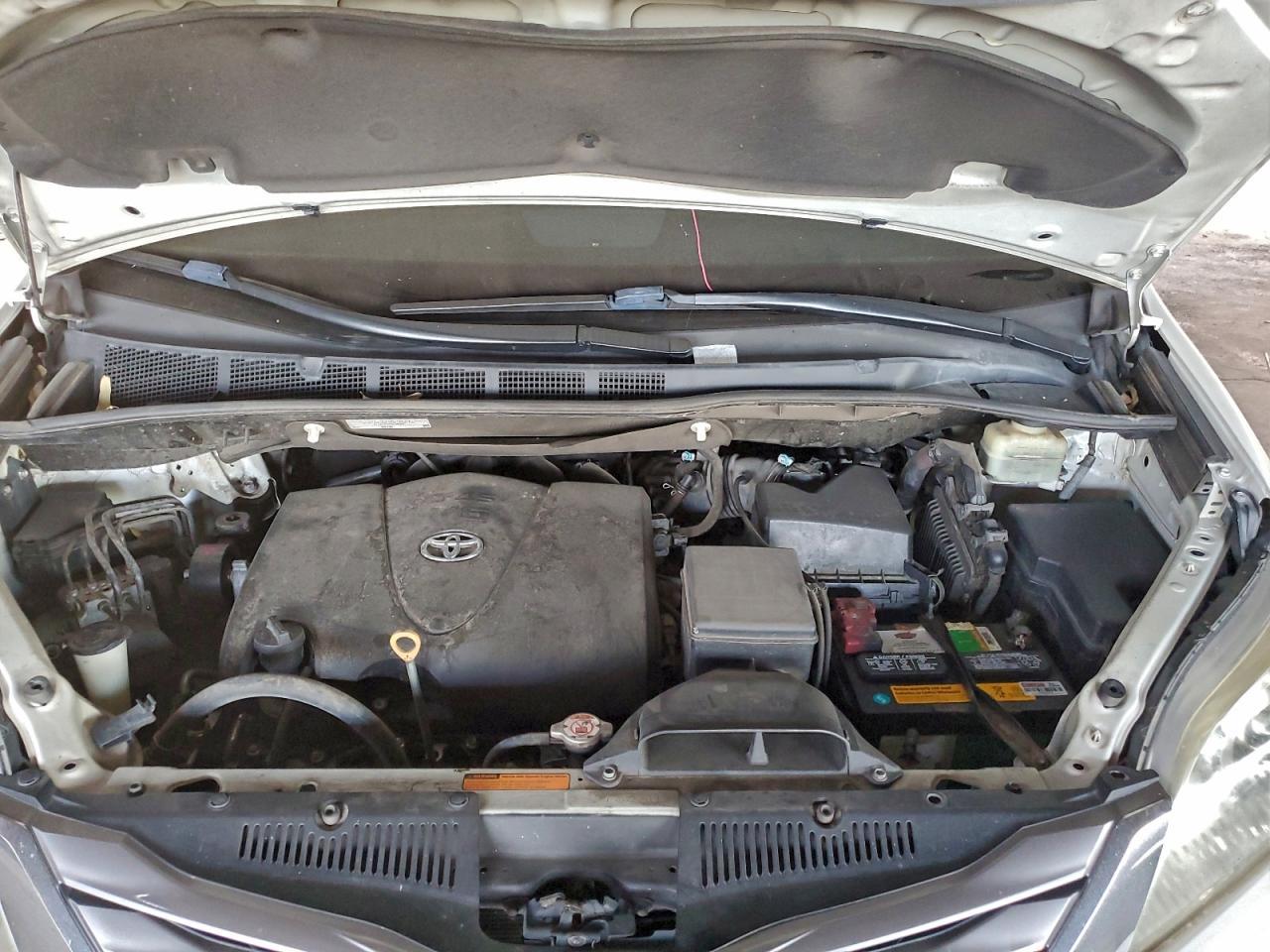2017 TOYOTA SIENNA