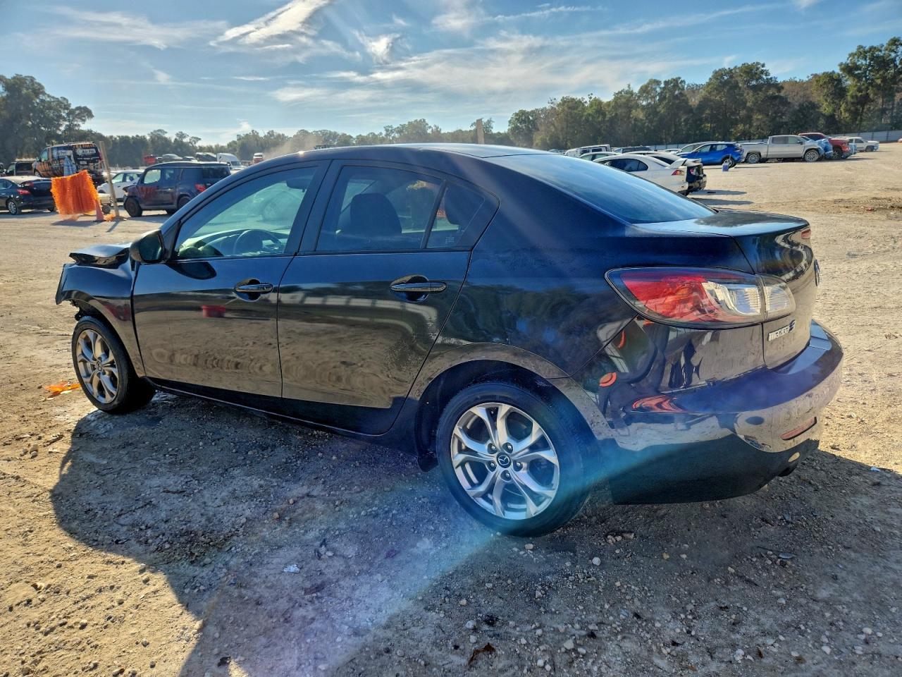 2013 MAZDA 3