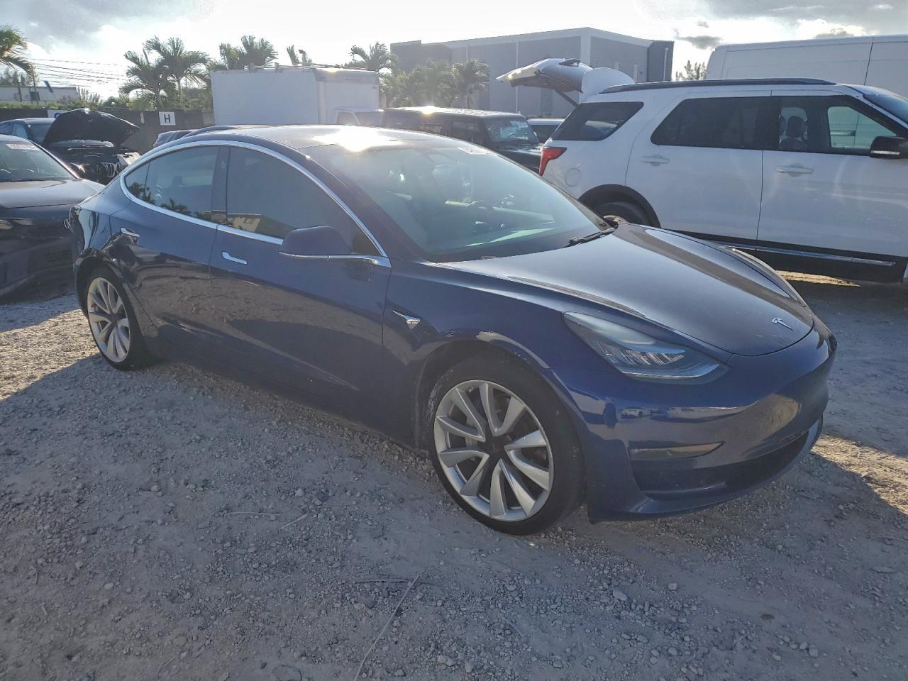 2019 TESLA MODEL 3