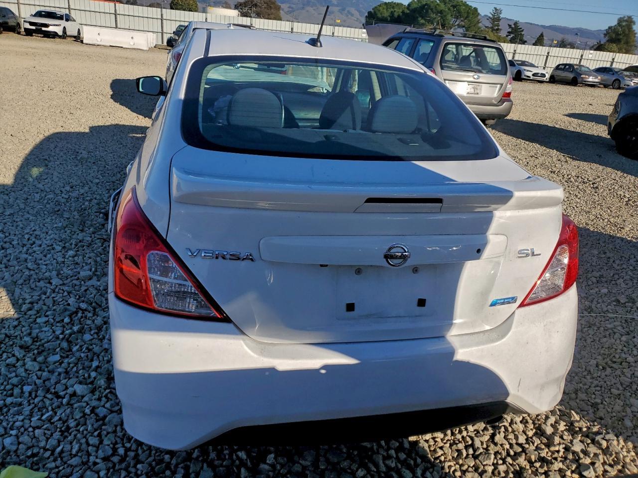 2015 NISSAN VERSA