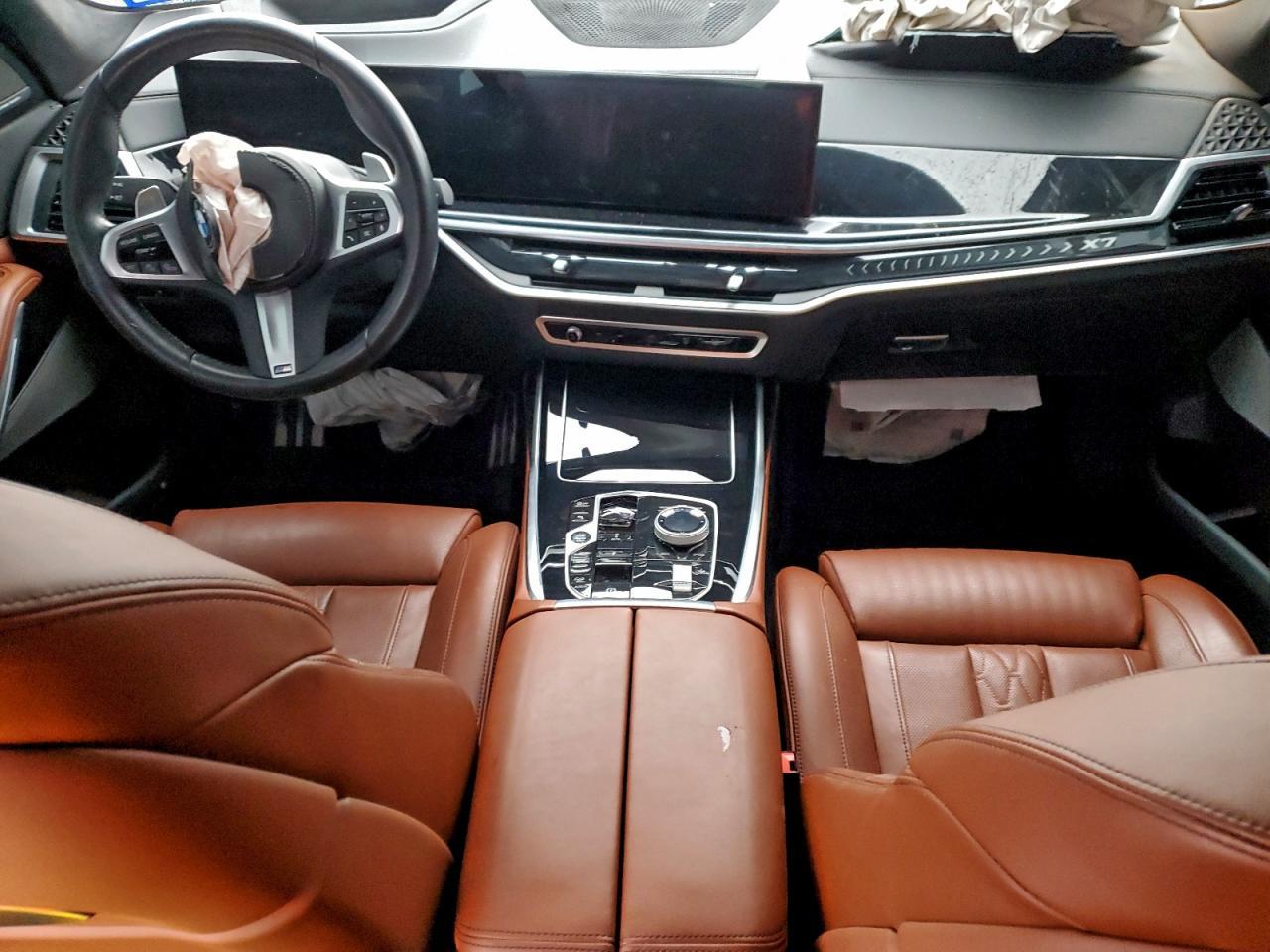 2023 BMW X7