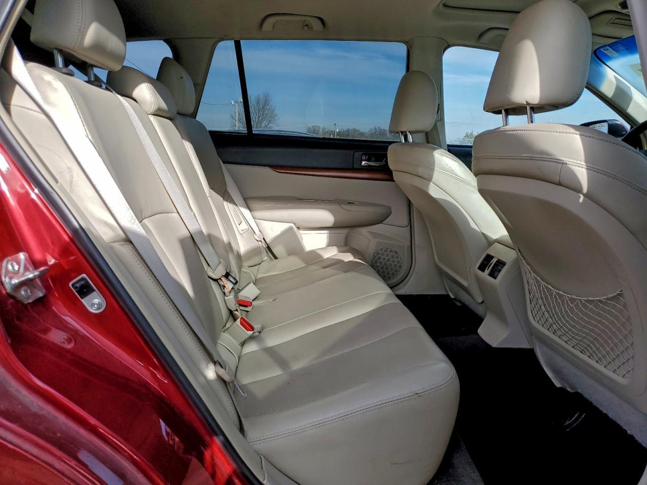 2013 SUBARU Outback