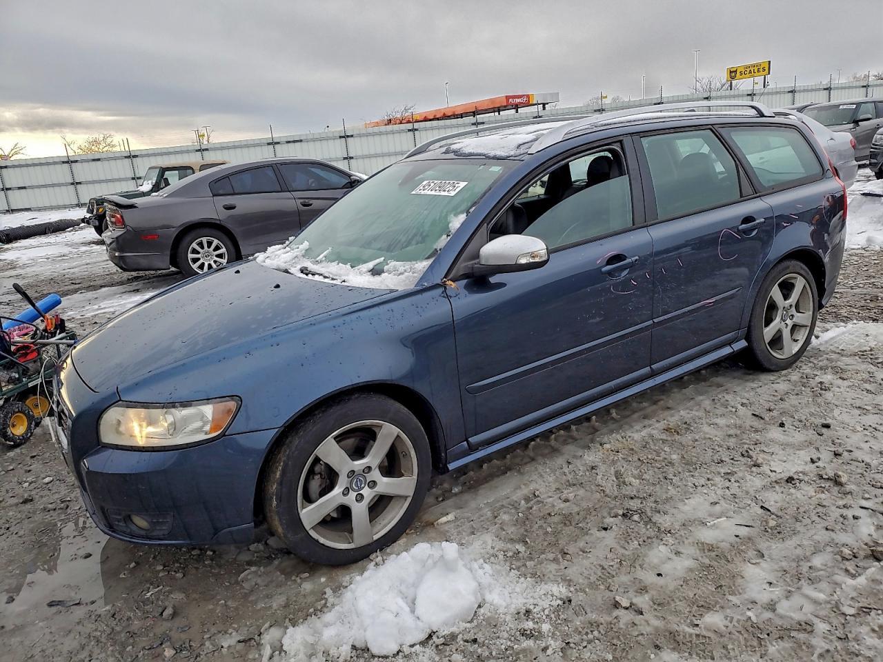 2011 VOLVO V50