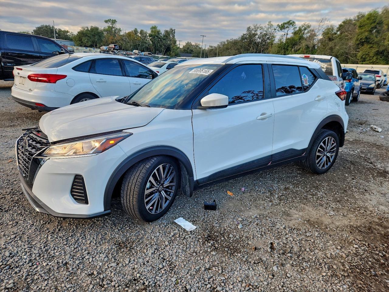 2021 NISSAN KICKS