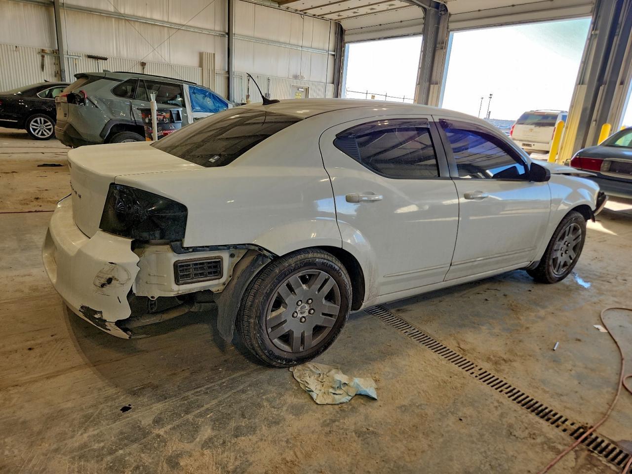 2014 DODGE Avenger