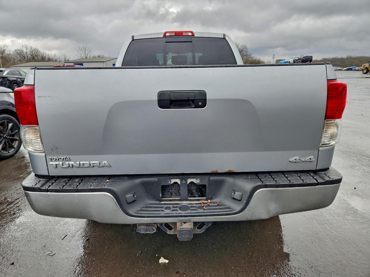 2011 TOYOTA TUNDRA