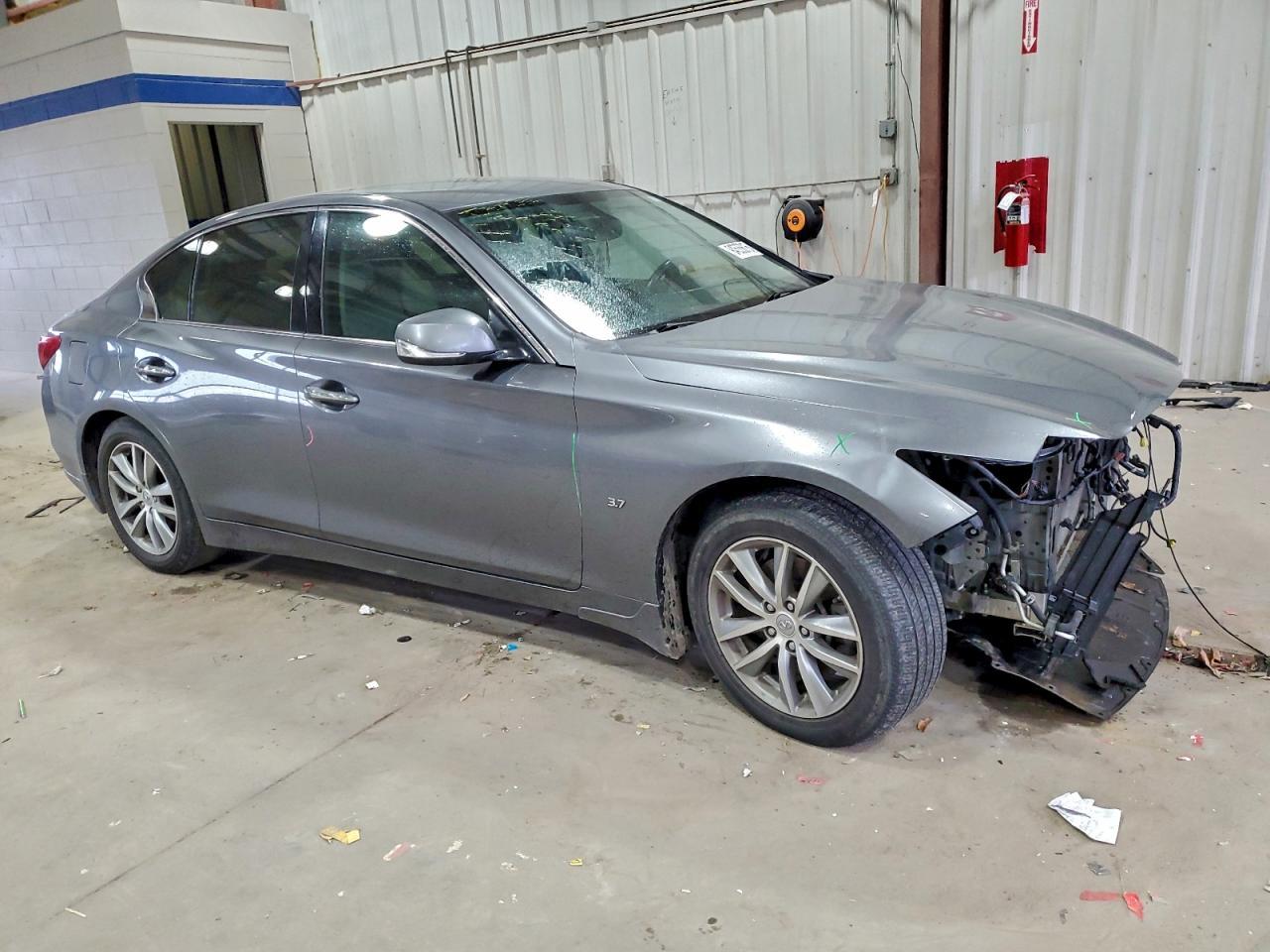 2015 INFINITI Q50