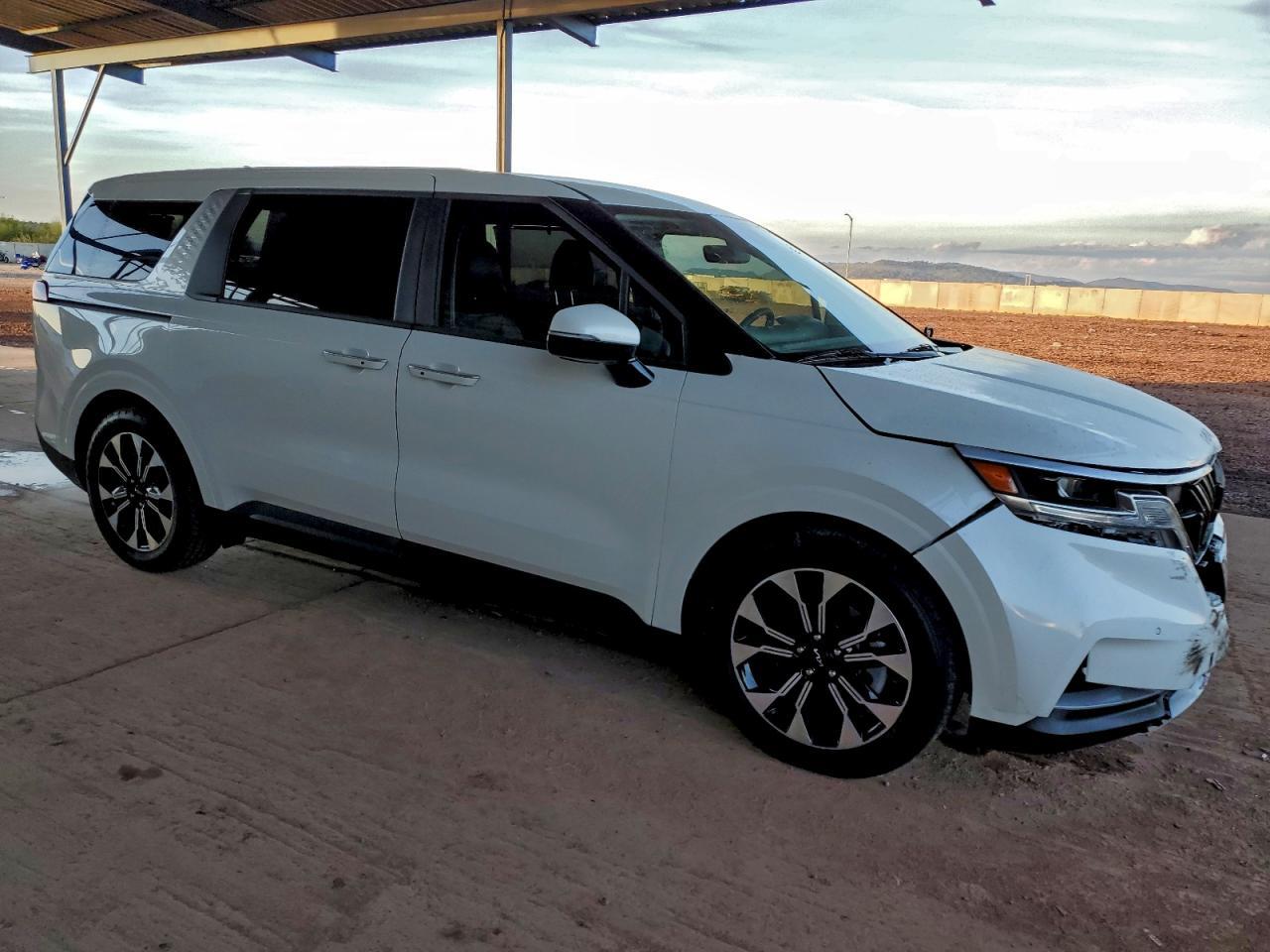 2024 KIA Carnival