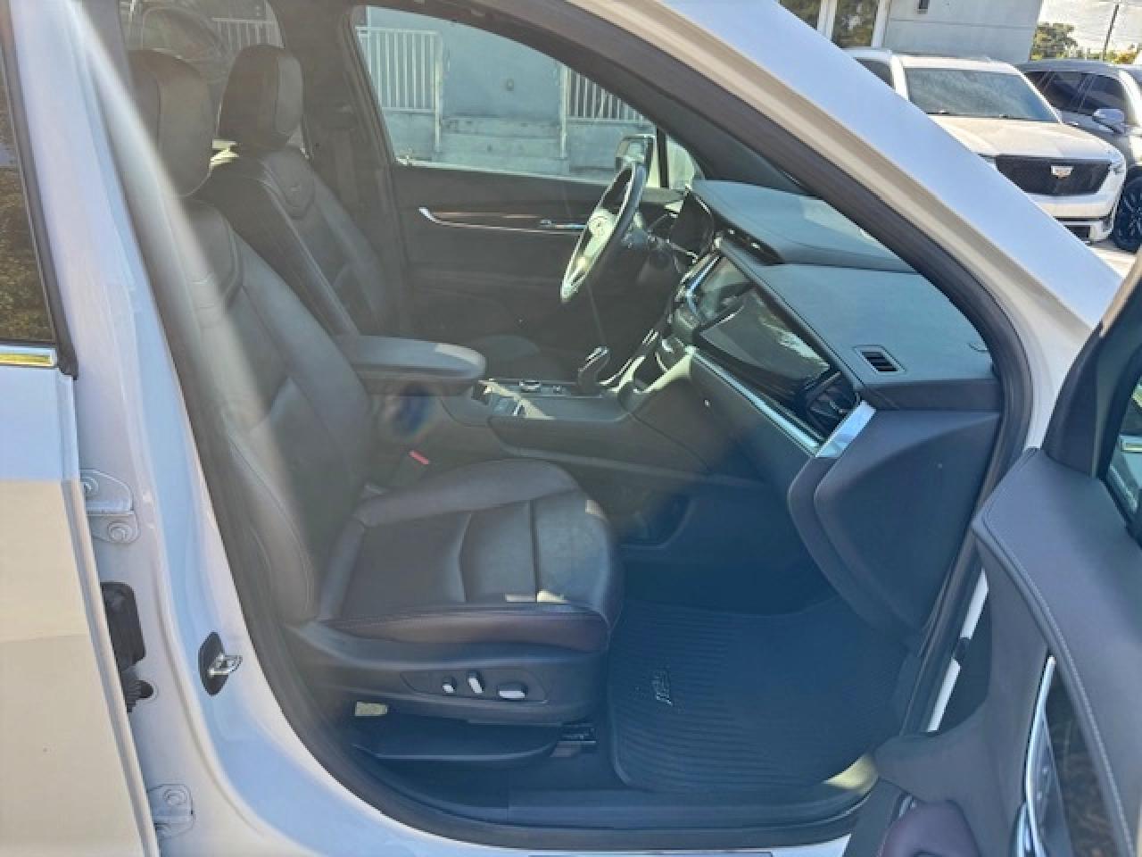 2021 CADILLAC XT6