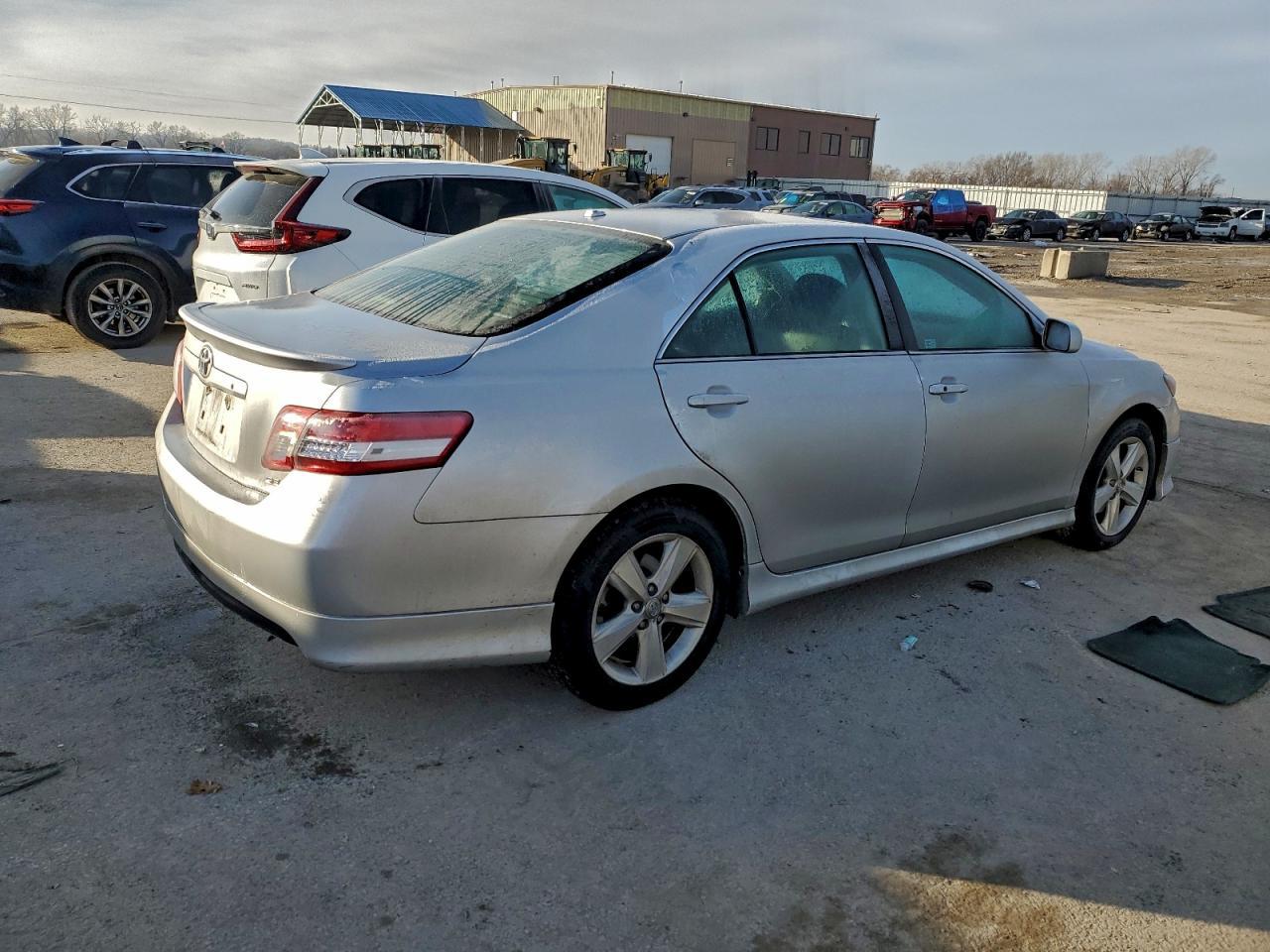 2011 TOYOTA CAMRY