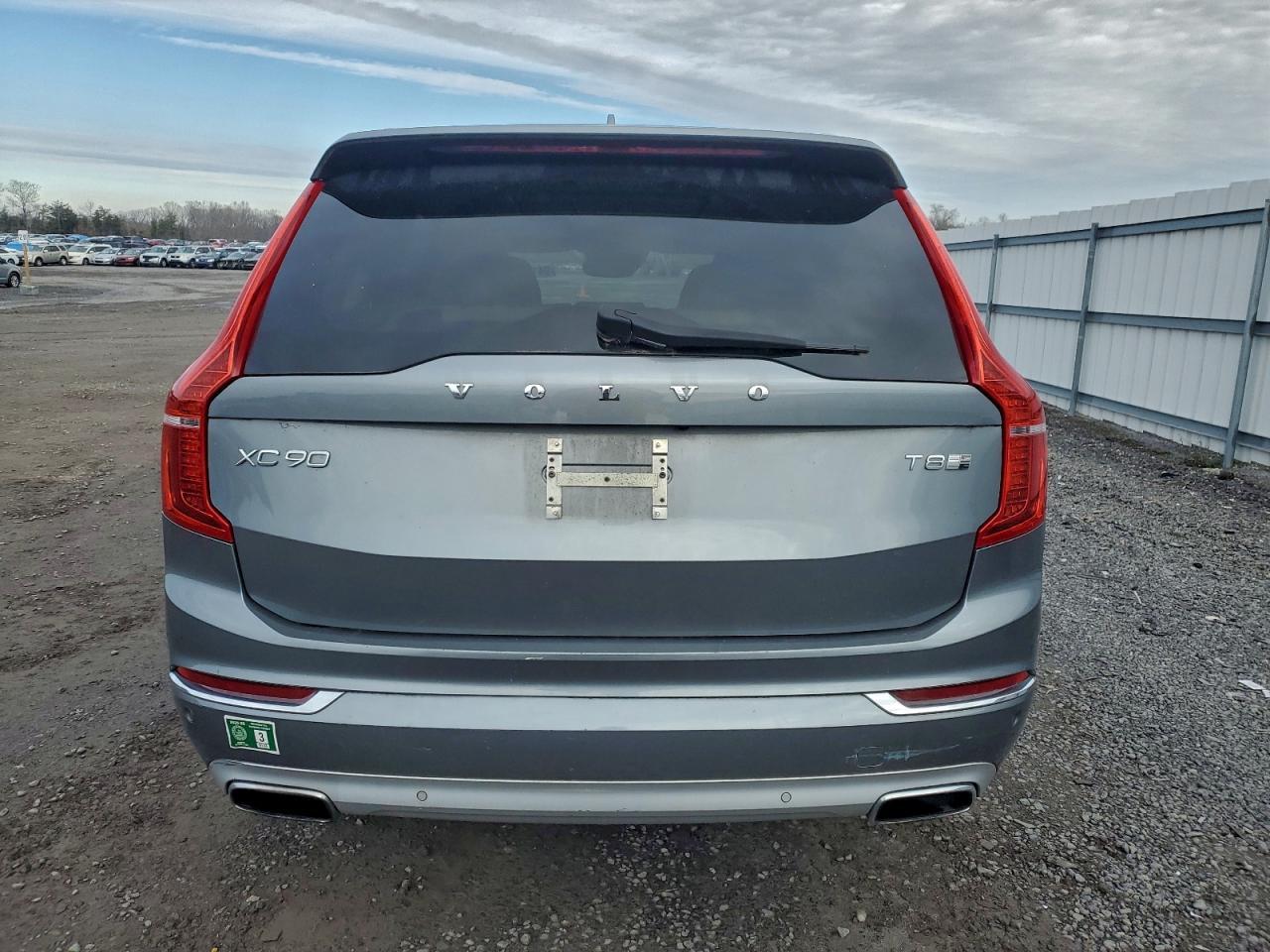 2016 VOLVO XC90
