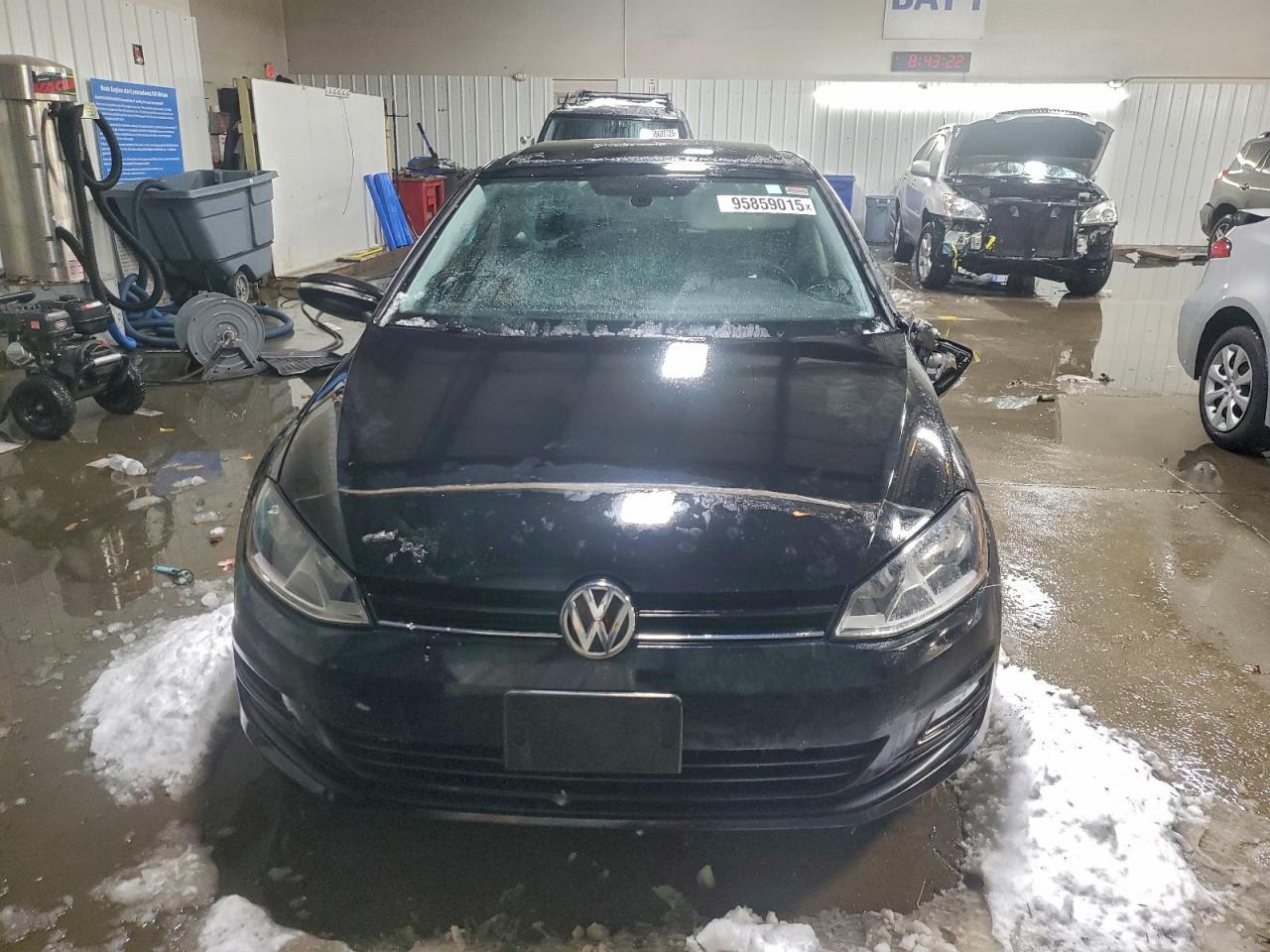 2015 VOLKSWAGEN GOLF