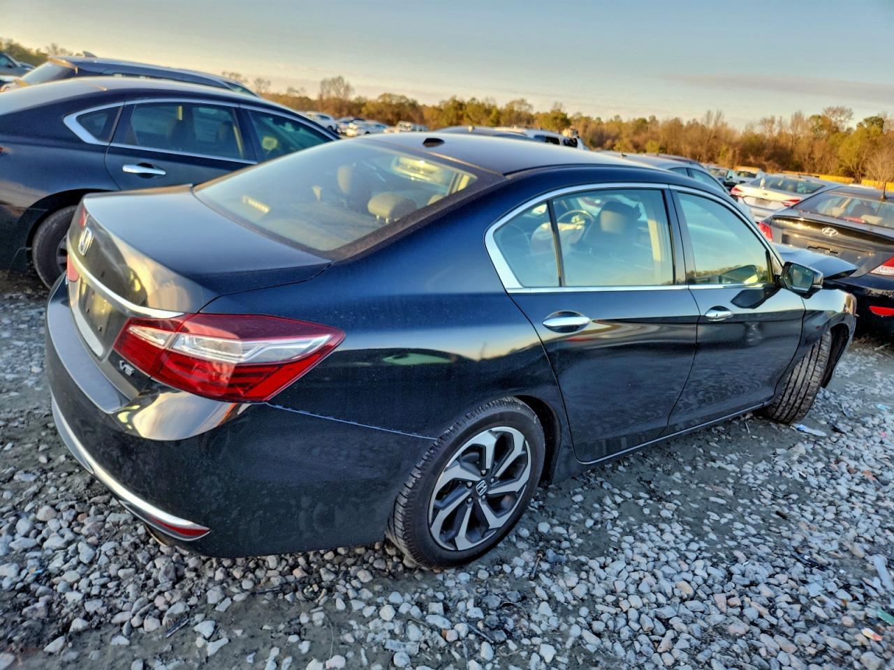 2017 HONDA ACCORD