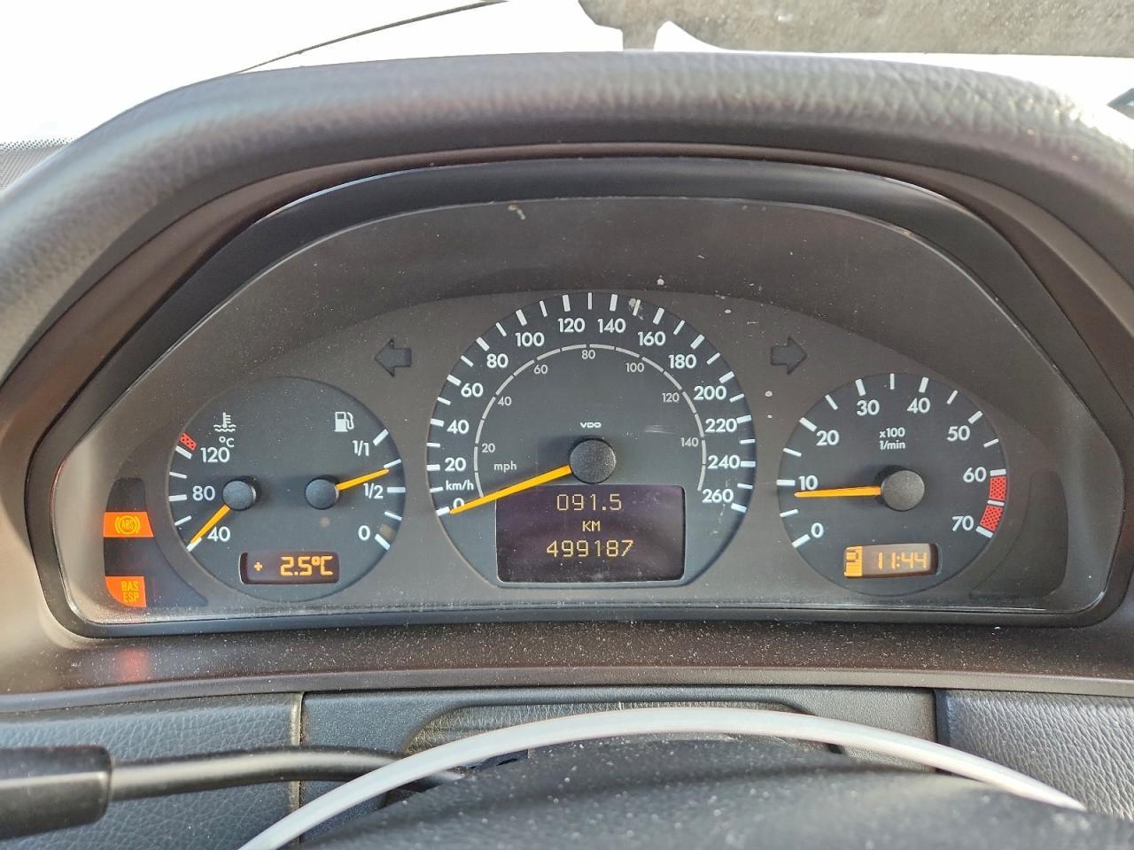 2002 MERCEDES-BENZ E-Class