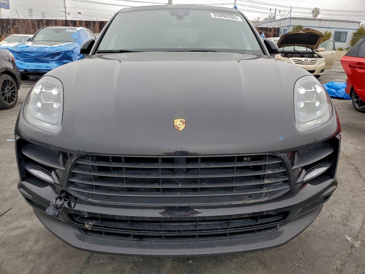 2020 PORSCHE Macan