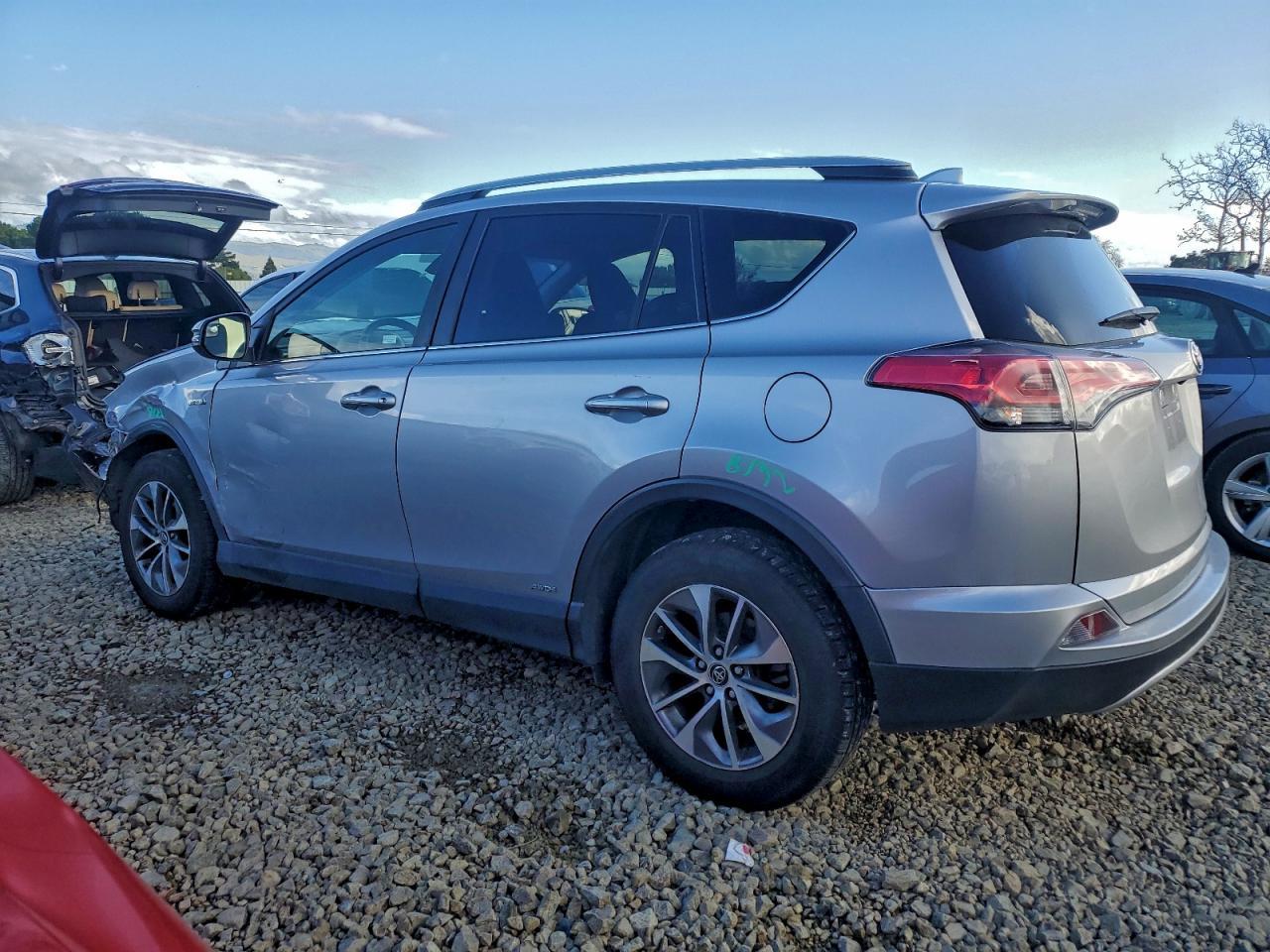 2018 TOYOTA RAV4