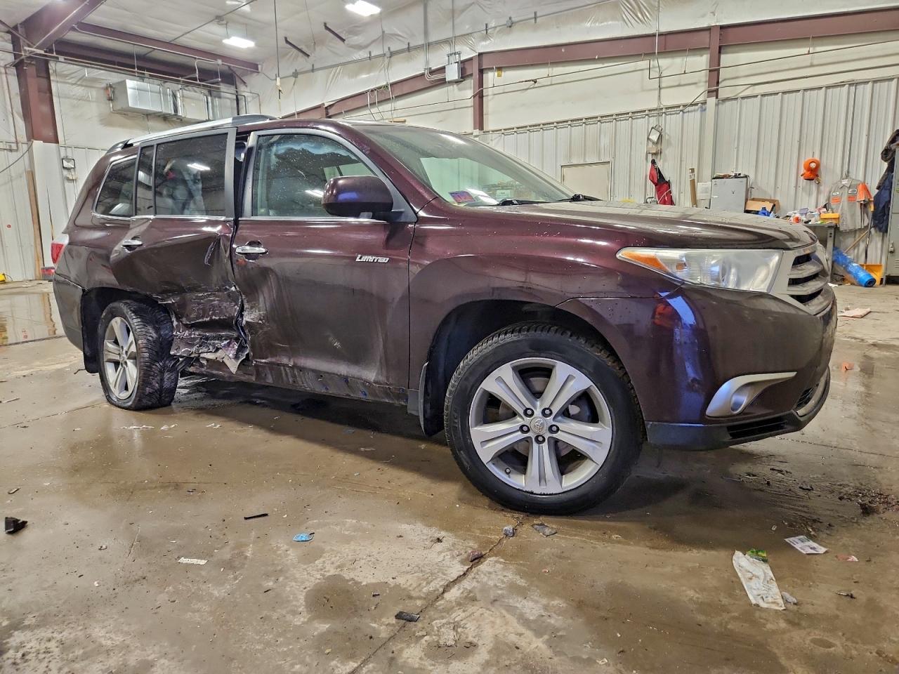 2013 TOYOTA HIGHLANDER