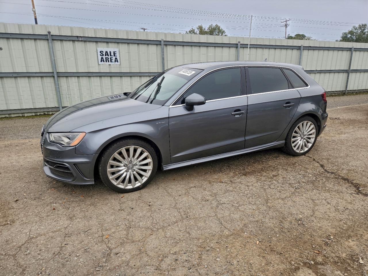 2016 AUDI A3 e-tron