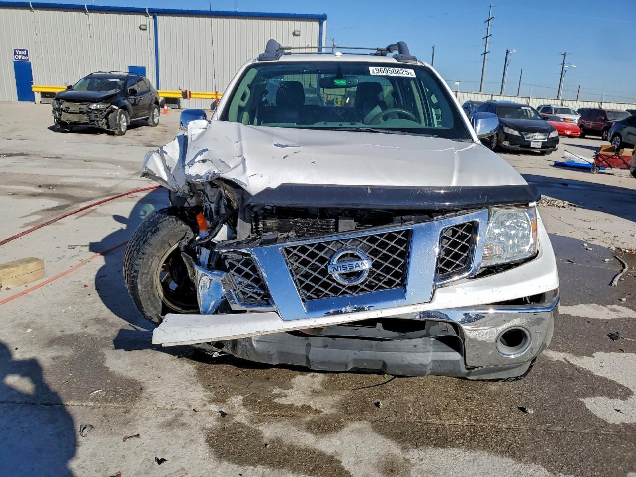 2012 NISSAN Frontier