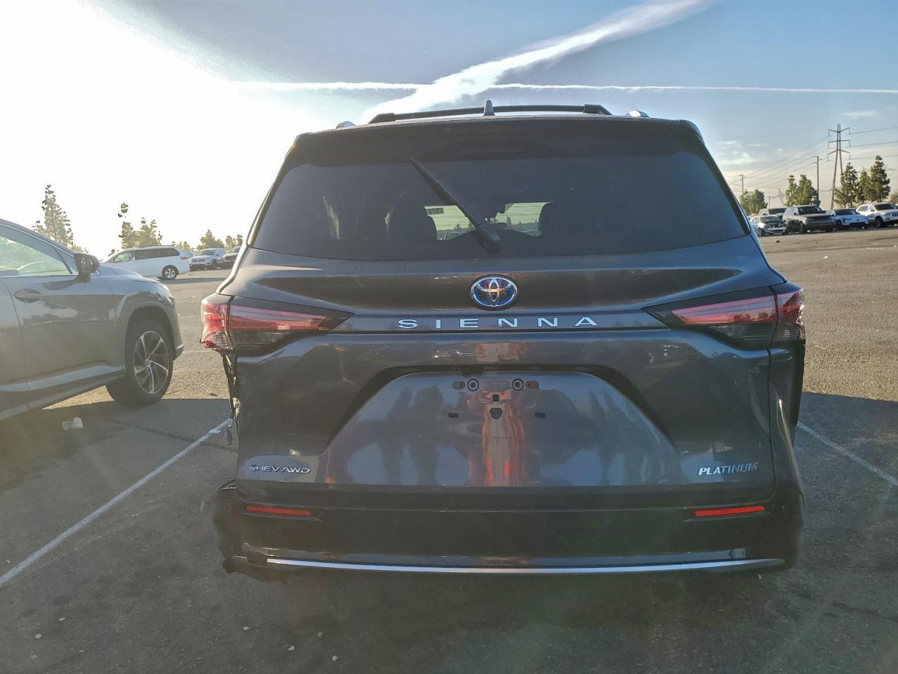 2025 TOYOTA SIENNA